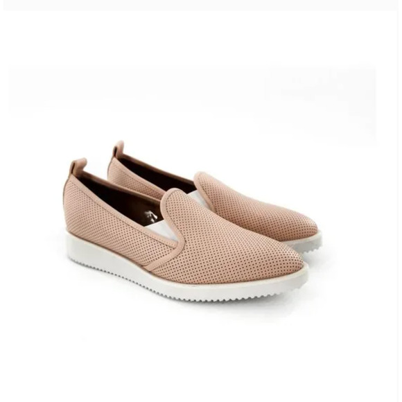 NWOT Everlane Street Shoe 9.5 Modern Loafer Neutral Tan Perforated Leather Flats - Picture 2 of 6